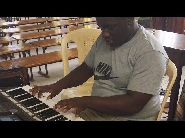 PRIESTLY PEOPLY PIANO - JULIUS MASTER