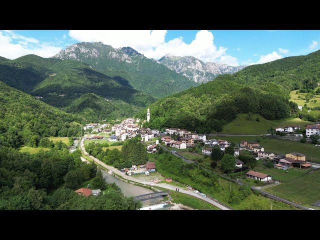 La splendida Val di Posina vista dal monte Gamonda. Estate 2024