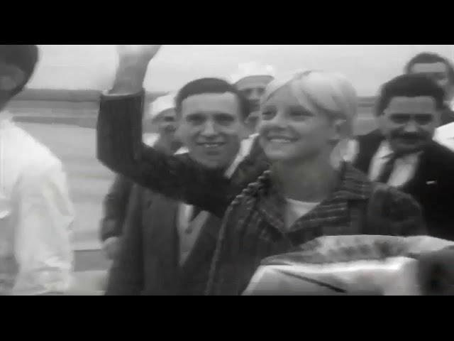 ARRIVEE DE SYLVIE VARTAN A L'AEROPORT DE BUENOS AIRES, 1er JUIN 1965