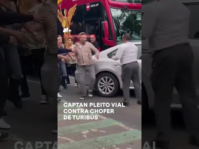 Captan pleito vial contra chofer de Turibús - N+ #Shorts