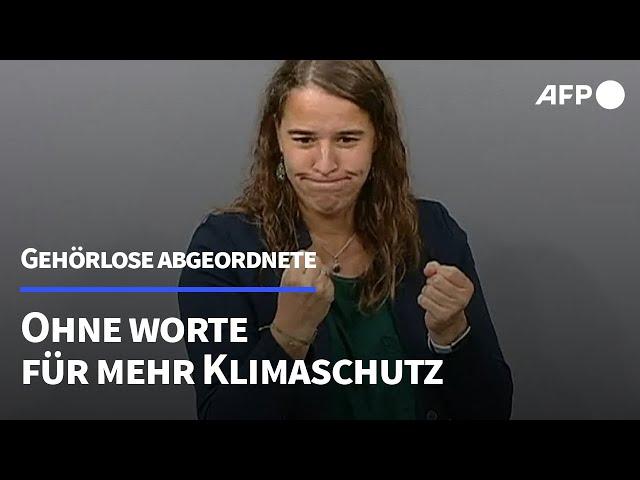 Gehörlose Abgeordnete wirbt im Bundestag für mehr Klimaschutz | AFP