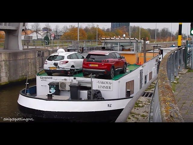 Close-Up Video of 'VAKOVA'(953HP), Entering a Lock in #Groningen - #902NL 