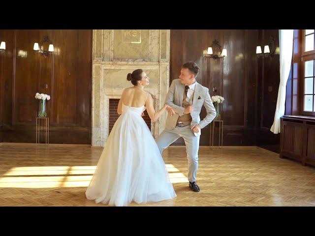 WEDDING DANCE IDEA 2023 - Little Bitty Pretty One - Funny First Dance Choreography / ONLINE TUTORIAL