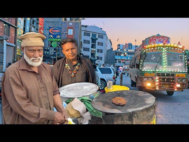  Bustling Lahore Lari Adda Bus Terminal, Pakistan - 4K Walking Tour & Captions