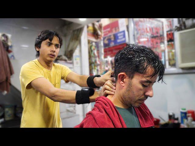 18-Year-Old Barber’s Head Massage on Delhi’s Busiest Street! ‍