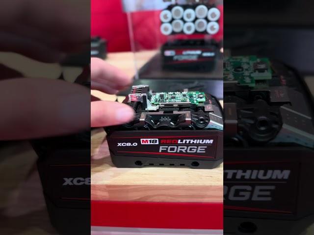 Inside the brains of a 8.0 forge battery ️ #milwaukeetool #powertools #battery
