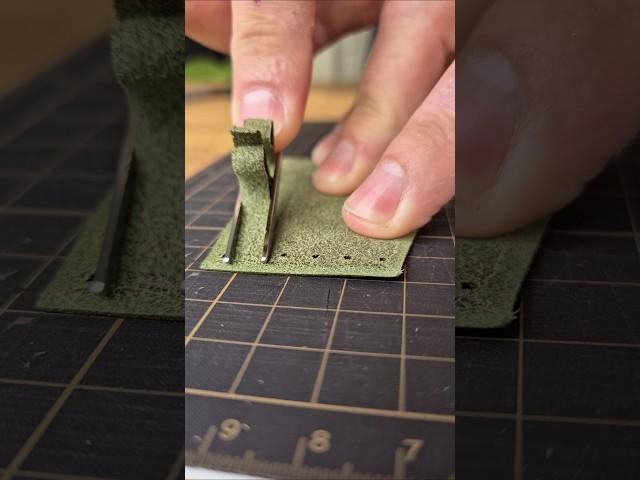 Making the inside pockets thinner of a handmade leather bi-fold wallet called Ranch Wallet #asmr