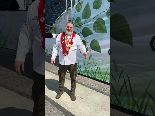 С праздником Святой Троицы! Сегодня готовим в Петербурге, Приморский район, парк Озеро Долгое.