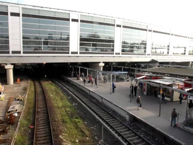 Neue Bahnhofshalle S-Bahnhof Ostkreuz in Berlin-Friedrichshain