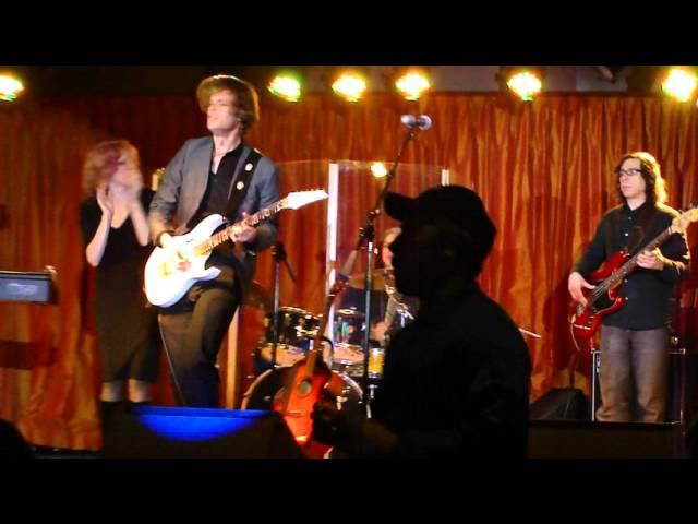 The Vinyl Underground - Chris Ashworth Heartbreaker Guitar Solo