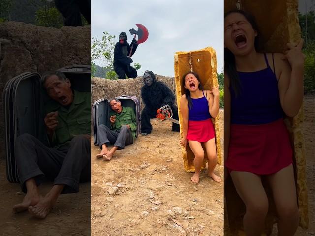 2 Ferocious Gorilla Monsters Attack Beautiful Brave Girl And Poor Old Man Hiding In Suitcase