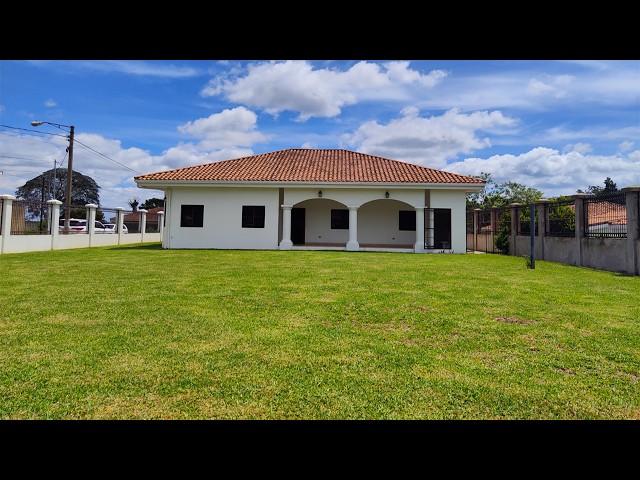 Casa ESPACIOSA con 4 Habitaciones y JARDÍN ENORME #Diriamba