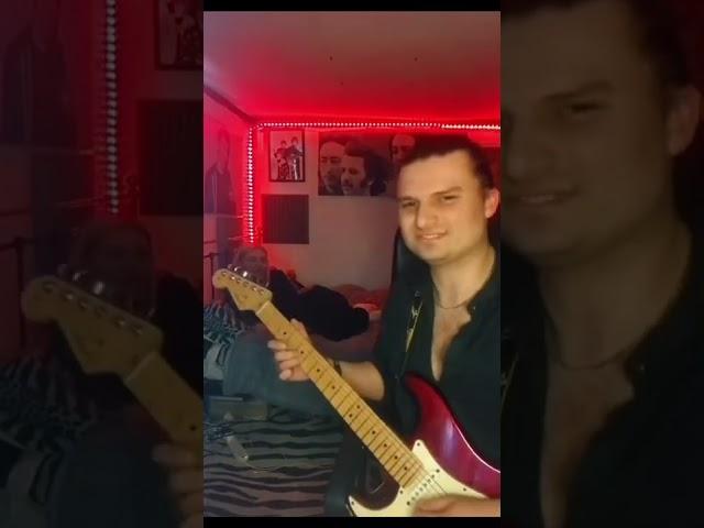never break ‘The Chain’ - Fleetwood Mac  #shorts #guitar #musician #girlfriend #fleetwoodmac
