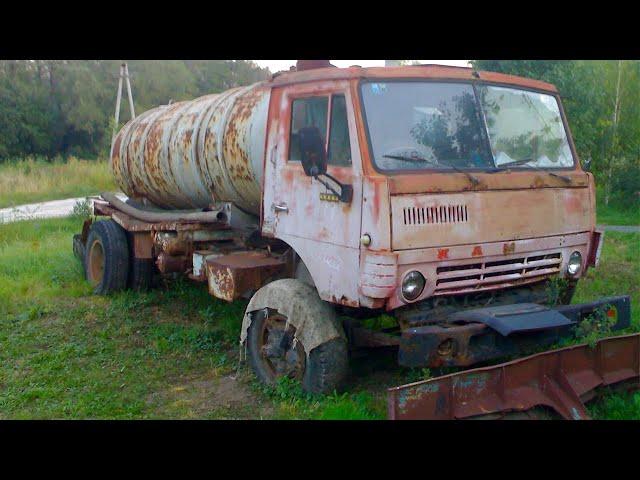 A man bought a rusty TRUCK and made a candy out of it