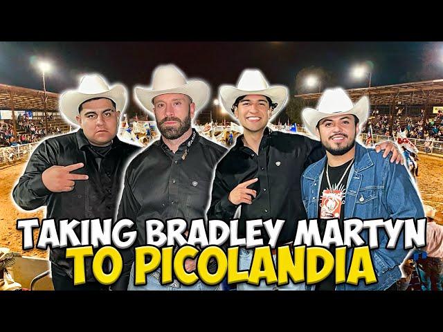 Bradley Martyn Gave Out PAPELES At PICOLANDIA! *AGE RESTRICTED*