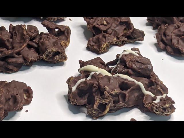 ONLY 2 ingredients Christmas dessert in 2 minutes! No baking, no flour, no eggs! Christmas #shorts