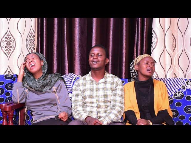 #worshiptime: Nadia, Divine na Berthe mumwanya wo kuramya no guhimbaza Imana