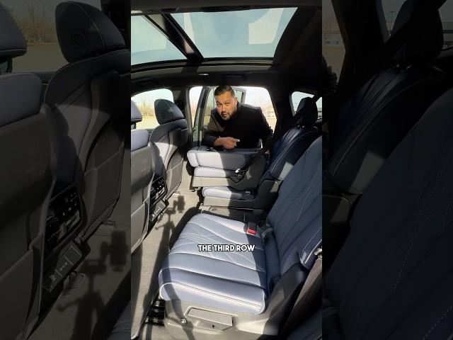2025 Acura MDX 2nd row is really CLEVER!