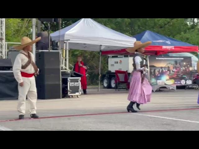 Juana Gallo de Round Rock Ballet Folklorico - RRBF