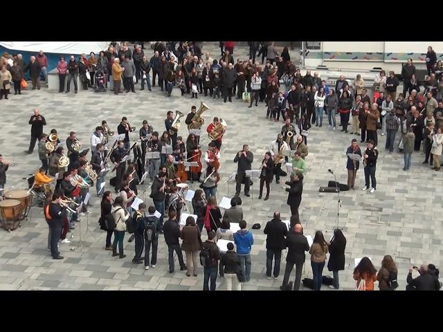 RAVEL'S BOLERO In The Street FLASHMOB!