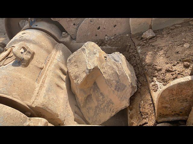 'Big Rock Crusher Machine: A Giant in Action" Big Rock Crushing: A Powerful Process"#stonecrusher