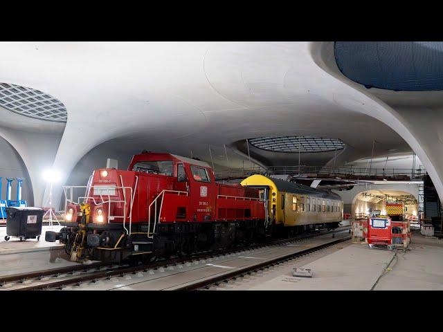 Stuttgart 21: Erste Züge im künftigen Stuttgarter Hauptbahnhof, Messzug auf Testfahrt