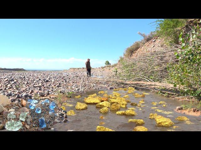 How much gold was mined near the waterfall?
