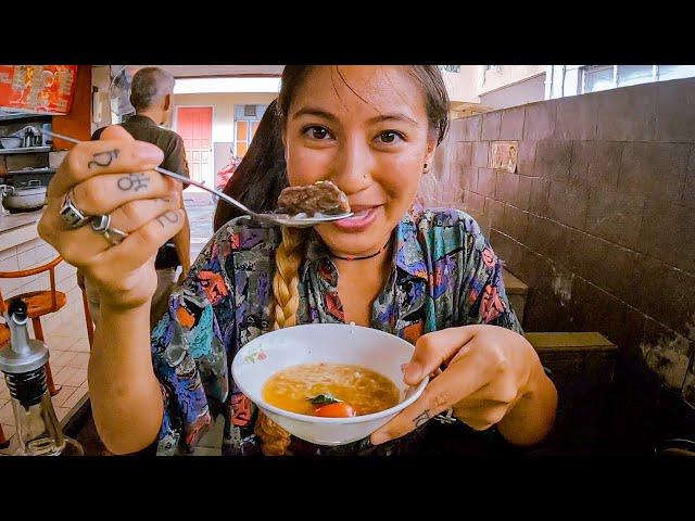 Trying The Best Filipino Food in Philippines 