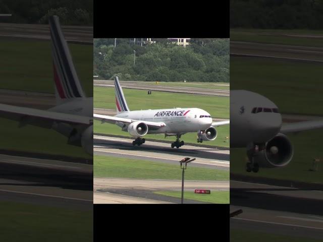 DO THEY NEED MORE PRACTICE? Air France 777 Arrives Runway 26R at Atlanta