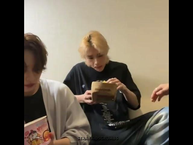 Felix and Hyunjin joining Leeknow's live