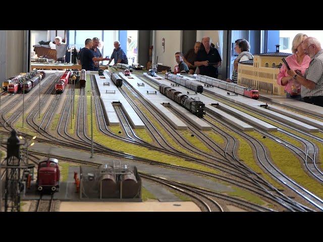 Gigantisch Spur1-Fahrtreffen 9/22 München – 30 m langer Bahnhof, Ae 3/6, BR 103 1:32-Modellbahn-Spaß