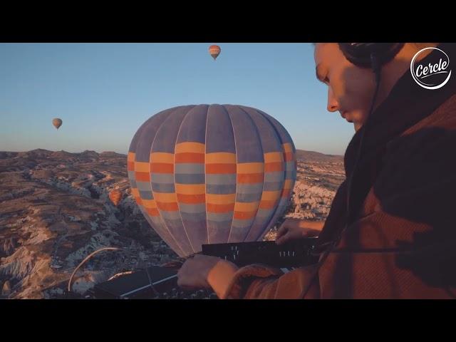 Ben Böhmer live above Cappadocia in Turkey for Cercle