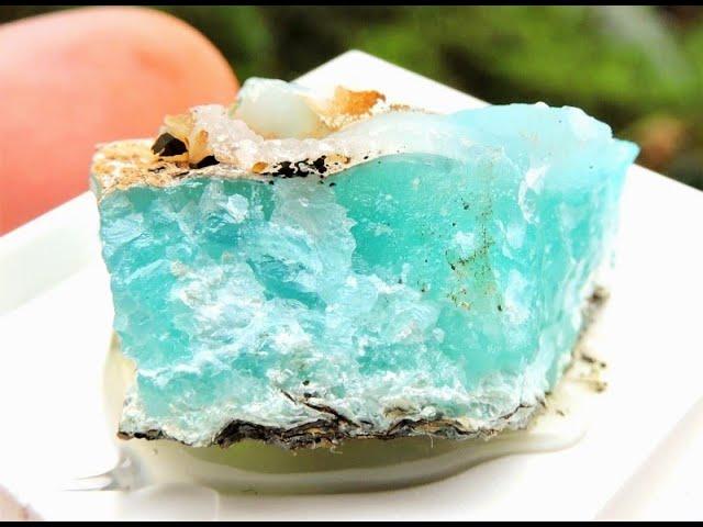 Smithsonite (2 generations) mineral specimen from the Lavrion mines in Greece