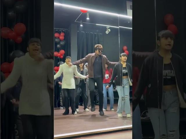 Yeh kya h guys #youtubeshorts #youtube #shorts #trending #short #dance #shortvideo #viralvideo