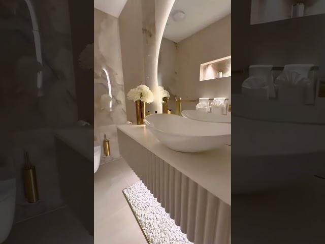 Magnifique espace de douche  #AmbianceChic #decotendance #décoration #homedecor