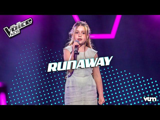 Nisa - 'Runaway' | Blind Auditions | The Voice Kids | VTM