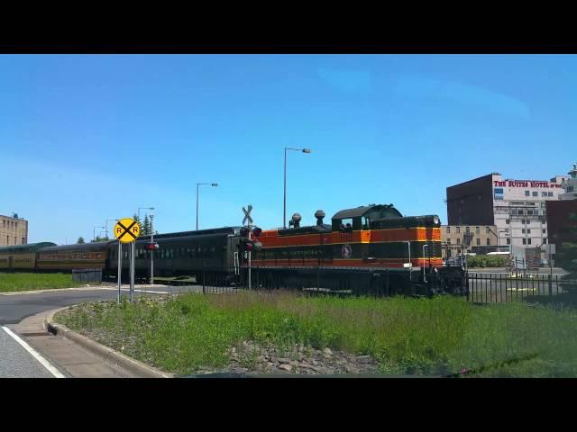 NW5, GN #192 leads the train southbound through Duluth