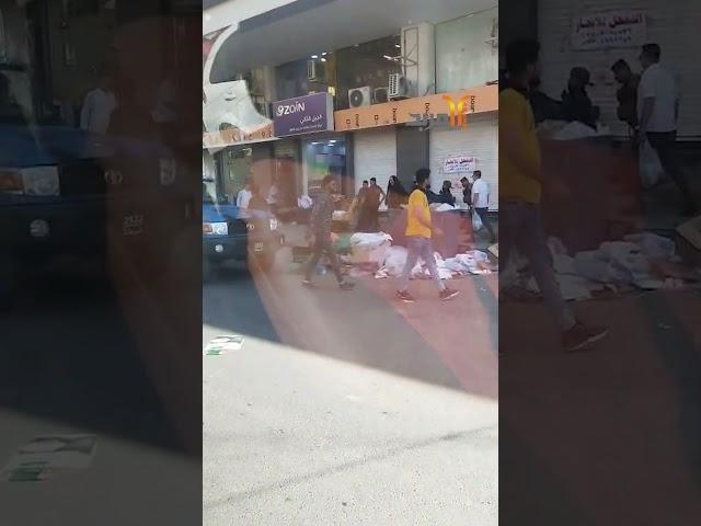بعد مناشدة عبر المربد .. الشرطة تزيل الباعة الايرانيين من العشار #المربد