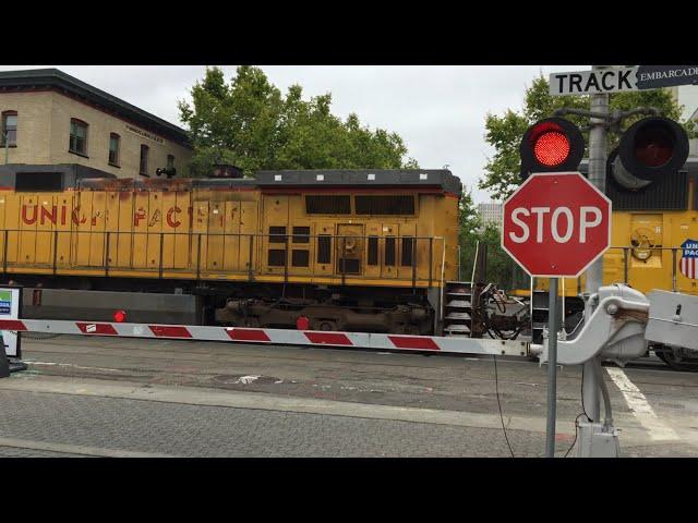 Union Pacific 2468 Manifest Southbound, Broadway Railroad Crossing Street Running Jack London Square