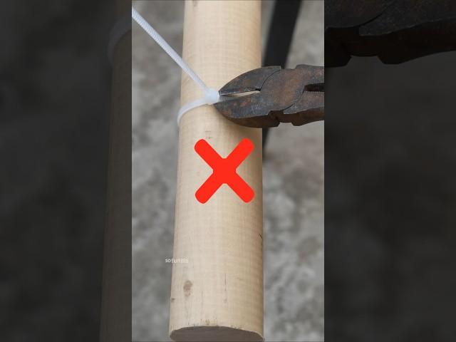 Unfasten the cable ties quickly with your fingernails without any tools