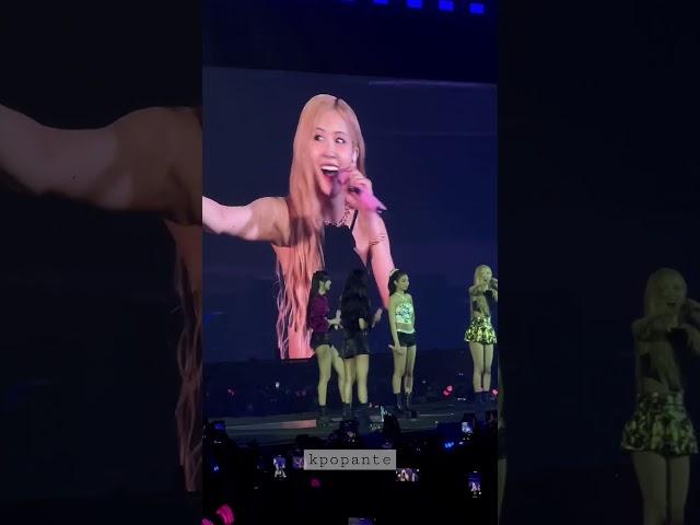 “everyone silent~” said rosé to the filo blinks!  and look what happened… #shorts