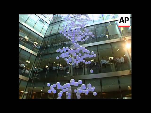 Queen opens new London Stock Exchange