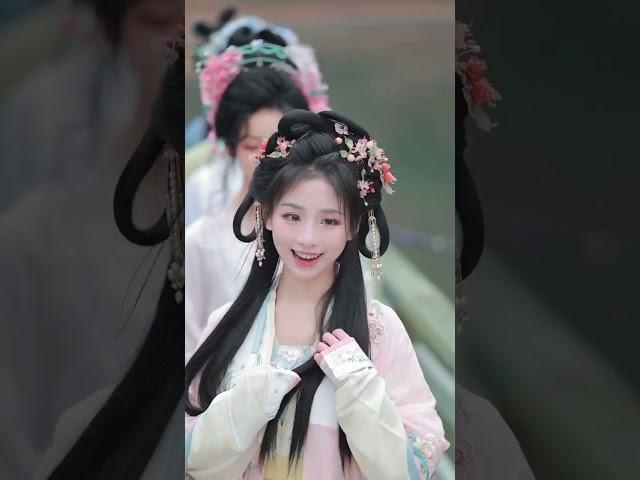 #hanfu #汉服hanfu#hanfuchinese#clothes#girl#beautifulgirls #中国汉服 #fyp#汉衣华裳 #国风大赏 #fashion#charm#Shorts