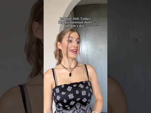 Tag your favorite short person ️