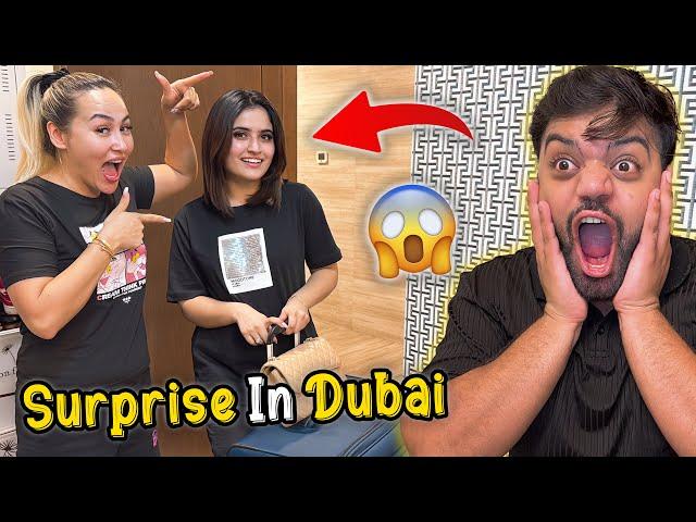 Aroob Akele Bina Batae Dubai Aa Gaye  | Sab Ko Surprise De Diya 