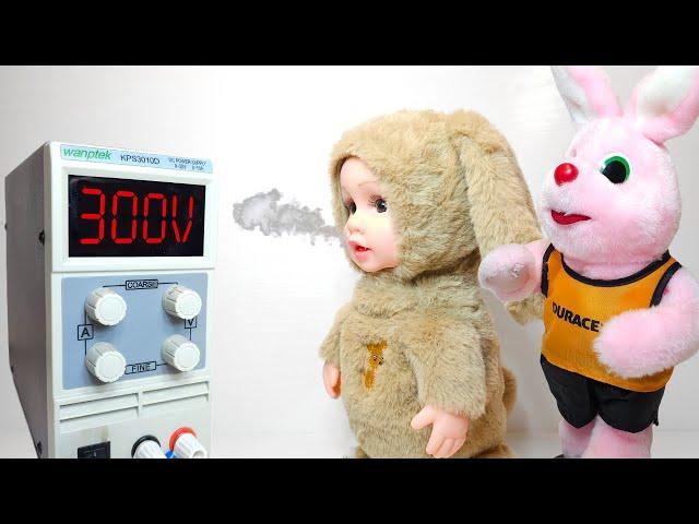 Overvolting toys! #12. Smoking baby and HIGH VOLTAGE Duracell