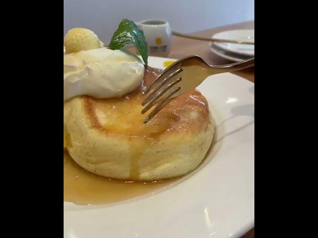 The Softest And Fluffiest Pancakes At Fuwa Fuwa Japanese Pancakes Toronto