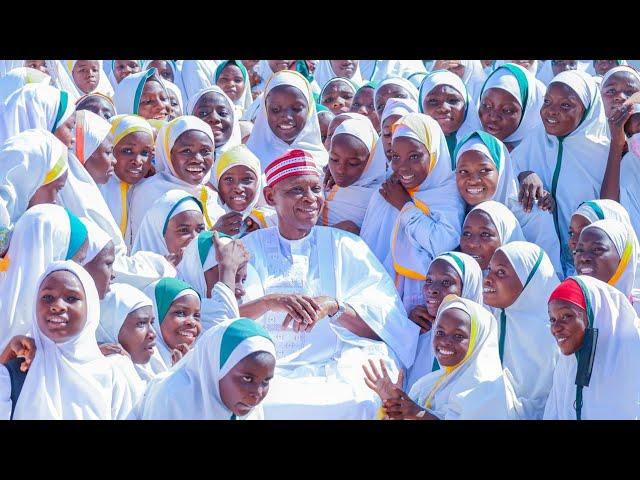 Gov. Alh. Abba Kabir Yusuf ya bawa makarantar Gouvernement Girls science and technology kujerun zama