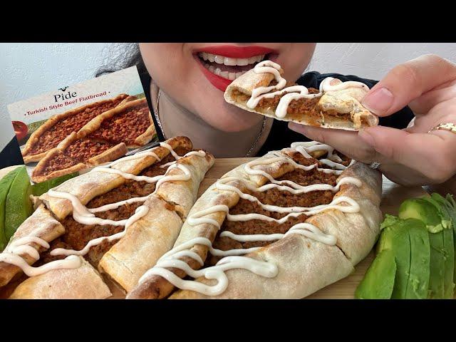 Asmr eating Pide (Turkish Flatbread Pizza) with avocado| موکبانگ پیده گوشت ترکیه ای با اواکادو