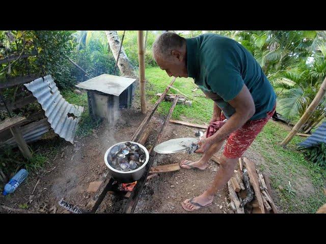 The Fijian Cuisine: Freshwater Mussels Curry